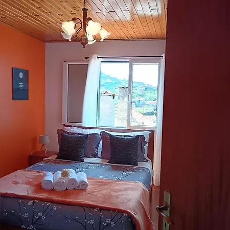 Casa - Peceful Mountain Retreat In Calheta Проживание в семье Арку-да-Кальета