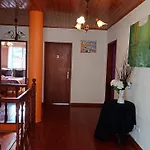 Casa - Peceful Mountain Retreat In Calheta Habitación en casa particular