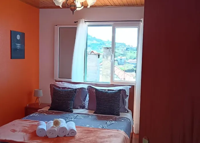 Casa - Peceful Mountain Retreat In Calheta Accommodatie bij particulieren Arco da Calheta (Madeira)