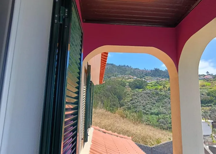 Casa - Peceful Mountain Retreat In Calheta Kwatera prywatna